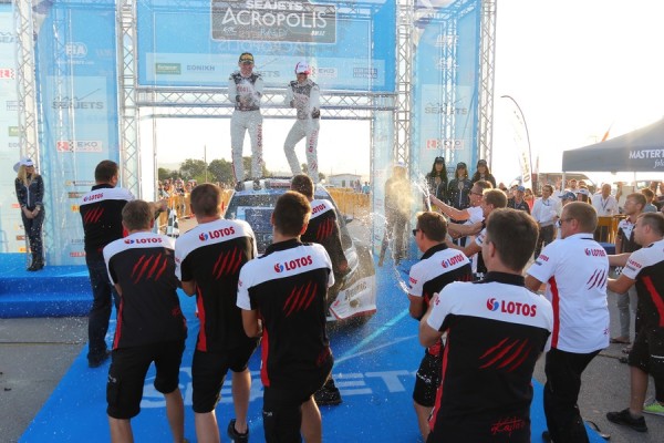 Najlepsi indywidualnie, najlepsi zespołowo: Kajetanowicz i Baran oraz LOTOS Rally Team uhonorowani w Paryżu